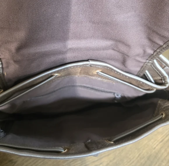 Vintage Marlboro Unlimited Gear- Leather / Cowhide Backpack - Picture 8 of 15